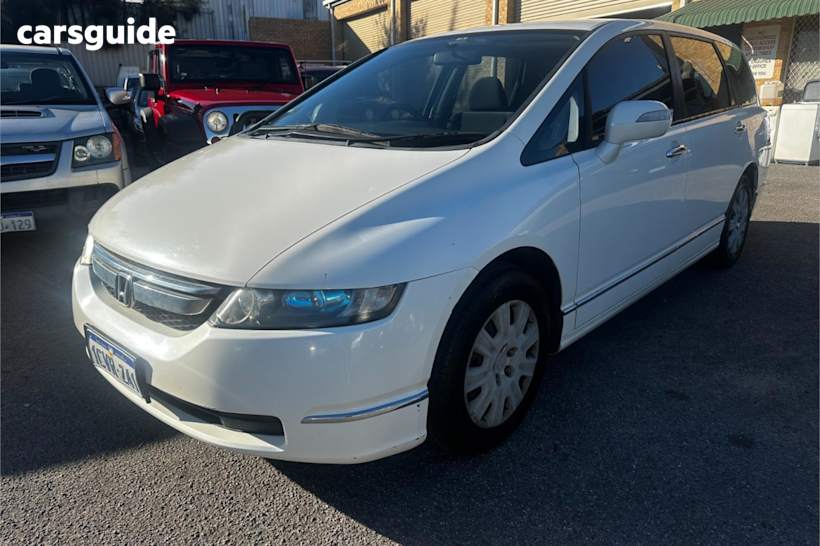 White 2008 Honda Odyssey Wagon