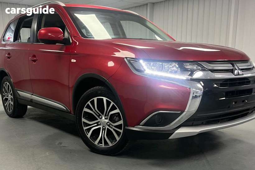Red 2017 Mitsubishi Outlander SUV ES 4X4