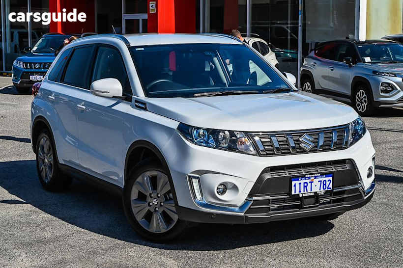 White 2024 Suzuki Vitara SUV TURBO F