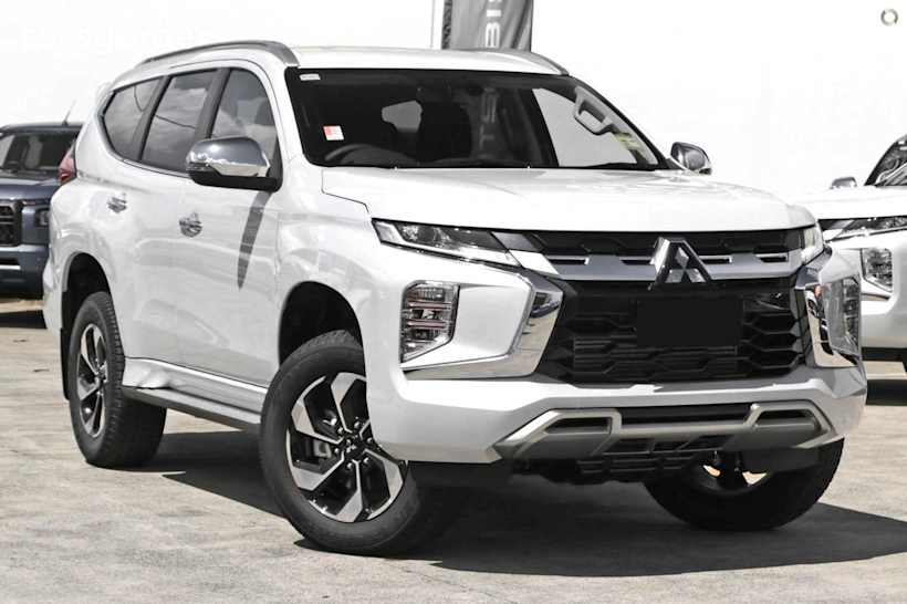 White 2025 Mitsubishi Pajero Sport SUV GLS 4X4