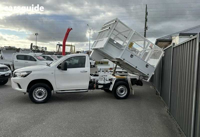 White 2016 Toyota Hilux Ute Tray SR 4X4