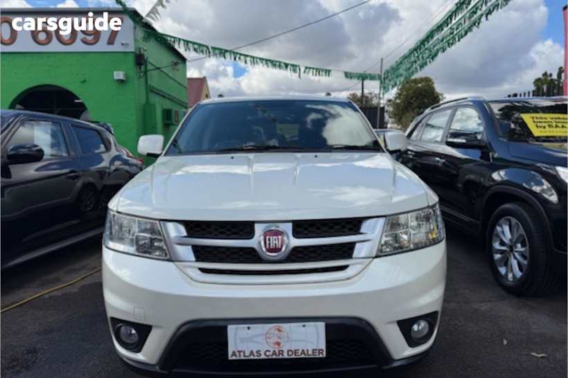 White 2013 Fiat Freemont SUV LOUNGE F