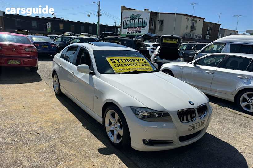 White 2011 BMW 3 Sedan 320I LIFESTYLE R
