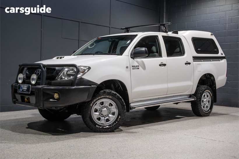 White 2011 Toyota Hilux Ute Tray SR 4X4