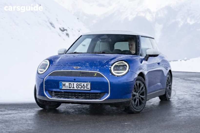 2025 Mini Cooper Hatchback Se 3D Hatch