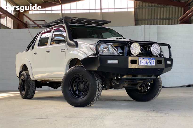 White 2010 Toyota Hilux Dual Cab Pick-up Sr5 (4X4)