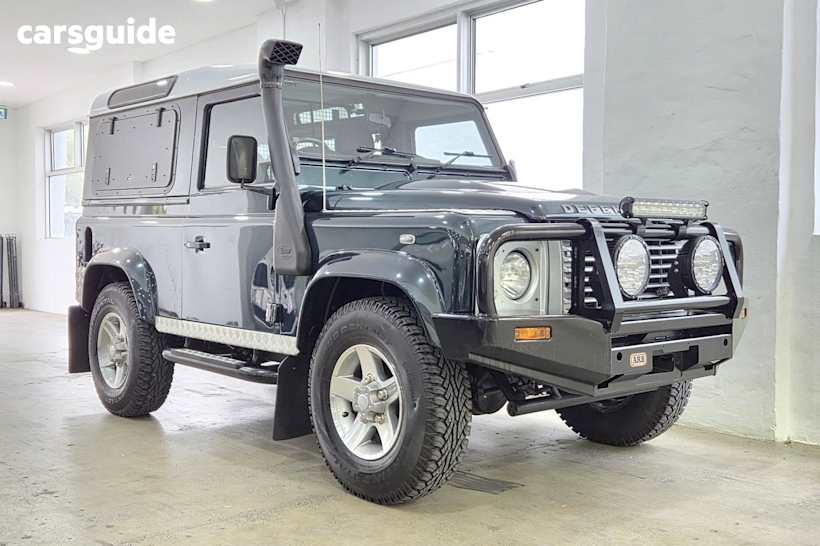 Green 2016 Land Rover Defender Wagon 90