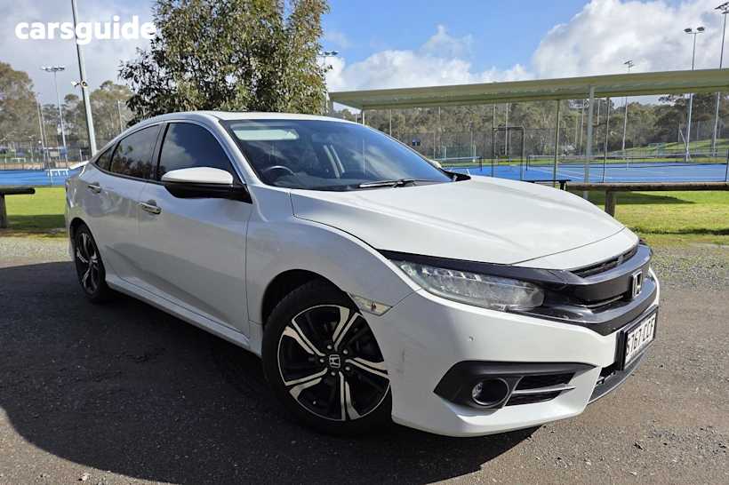 White 2018 Honda Civic Sedan RS F