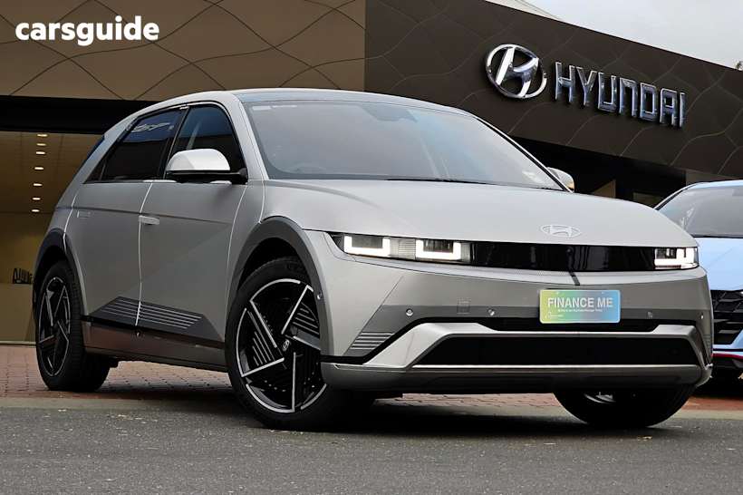 Gold 2025 Hyundai Ioniq 5 SUV EPIQ R