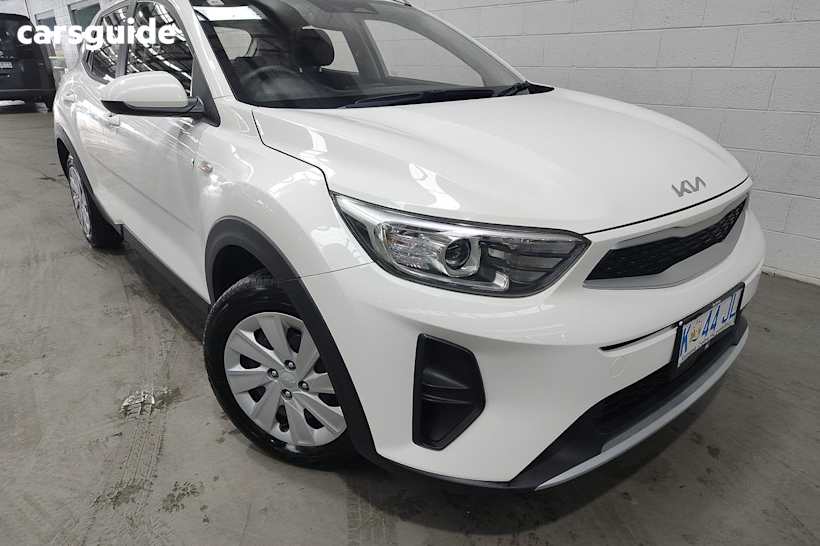 White 2022 Kia Stonic Wagon S