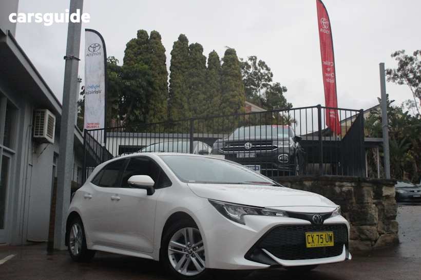 White 2020 Toyota Corolla Hatch ASCENT SPORT HYBRID F