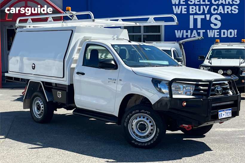 White 2020 Toyota Hilux Ute Tray SR 4X4