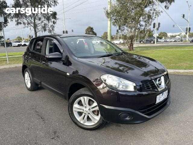 Red 2013 Nissan Dualis Hatch ST F