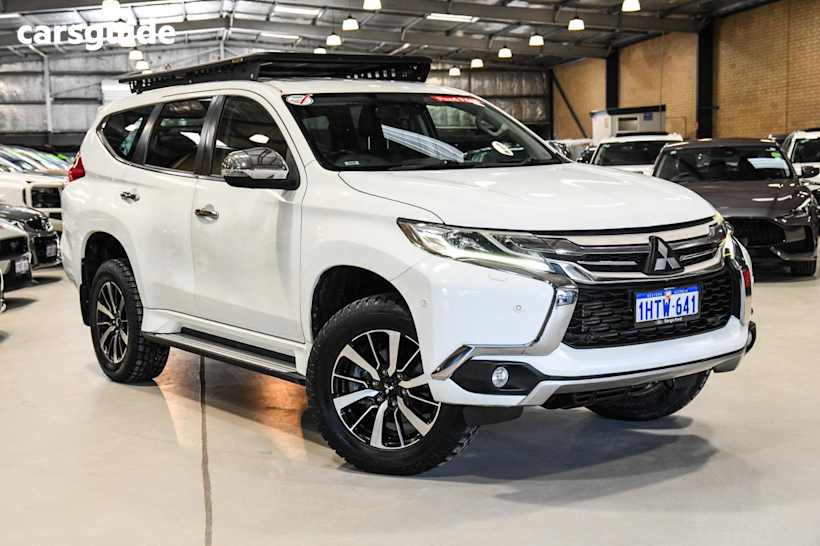 White 2018 Mitsubishi Pajero Sport SUV EXCEED 4X4
