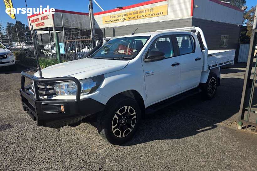 White 2018 Toyota Hilux Double Cab Chassis Sr (4X4)