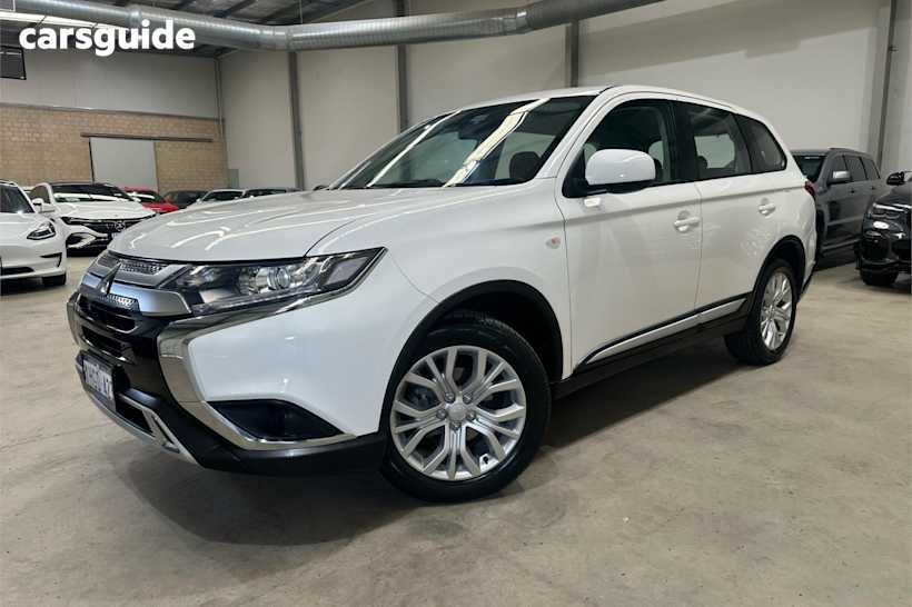 White 2021 Mitsubishi Outlander SUV ES F