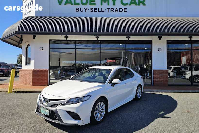 White 2018 Toyota Camry Sedan ASCENT SPORT F