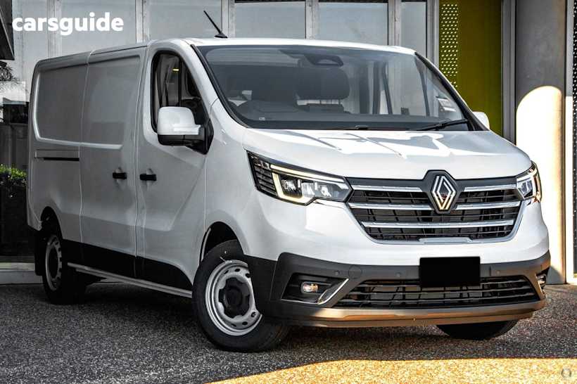 White 2025 Renault Trafic Commercial PREMIUM F