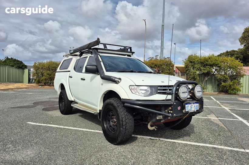 White 2013 Mitsubishi Triton Double Cab Utility Glx (4X4)