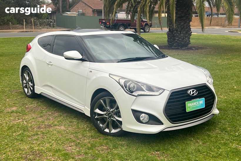 White 2016 Hyundai Veloster Hatch SR TURBO F
