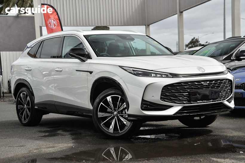 White 2025 MG HS SUV ESSENCE F