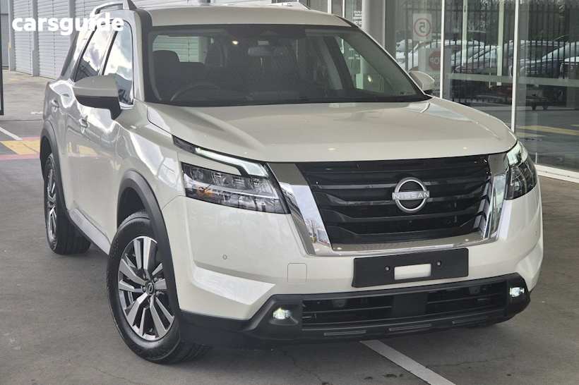 White 2024 Nissan Pathfinder SUV TI 4X4