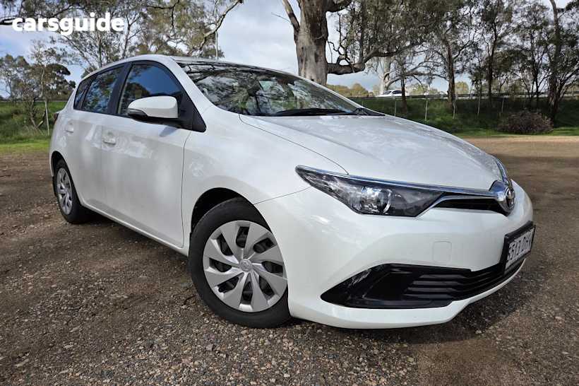 White 2018 Toyota Corolla Hatch ASCENT F