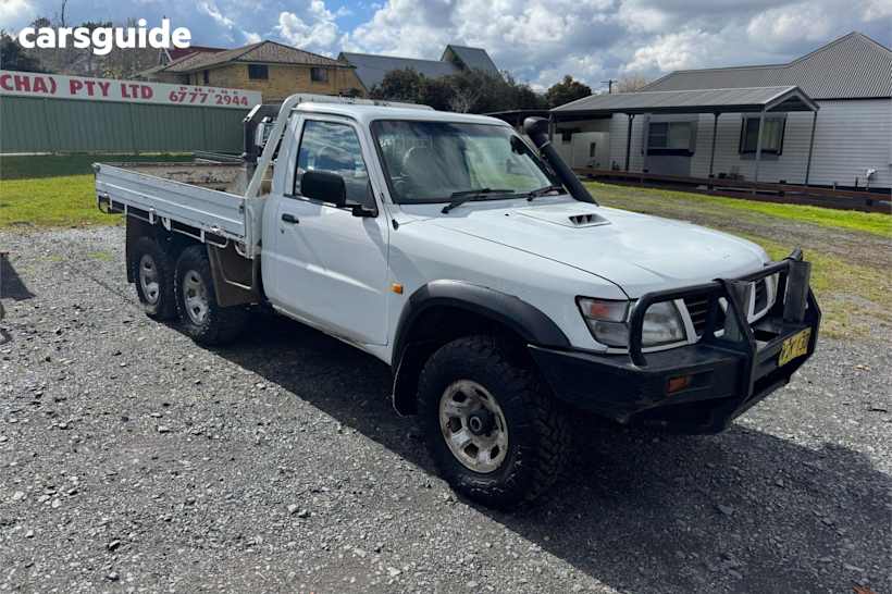 White 2000 Nissan Patrol Leaf Cab Chassis Dx (4X4)