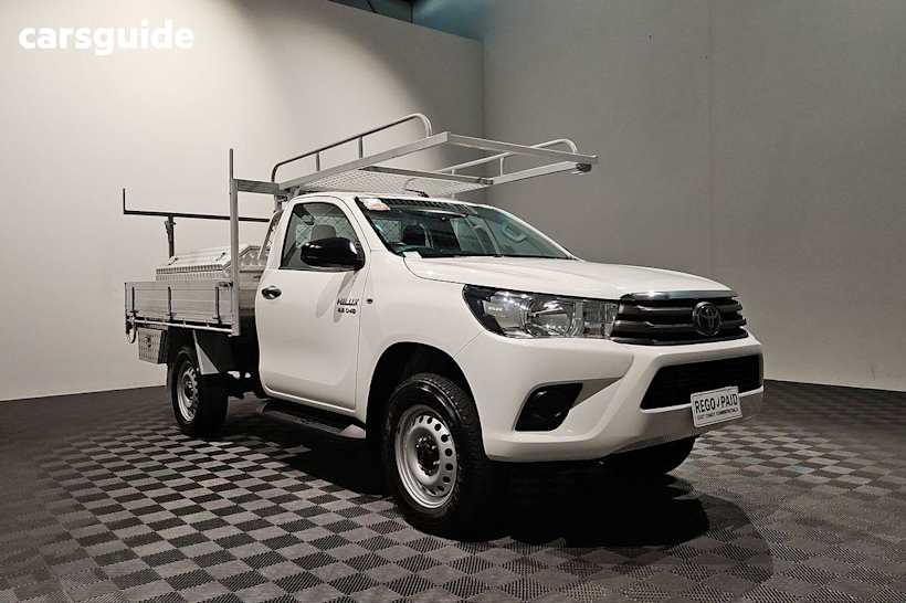 White 2020 Toyota Hilux Ute Tray SR 4X4