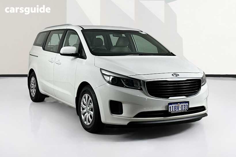 White 2018 Kia Carnival Wagon S