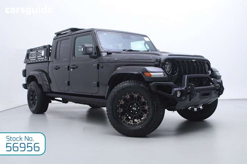 Black 2022 Jeep Gladiator Dual Cab Utility Night Eagle (4X4)