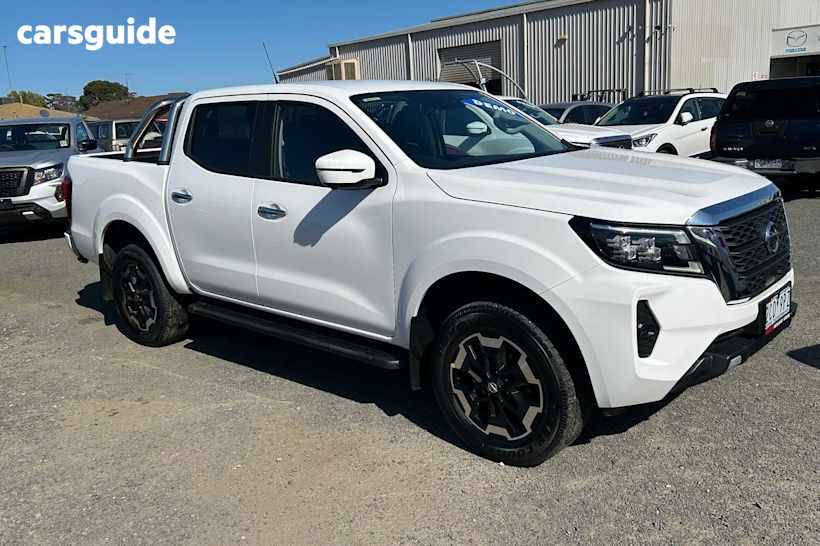 White 2023 Nissan Navara Dual Cab Pick-up St-X (4X4) Leather/No Sunroof