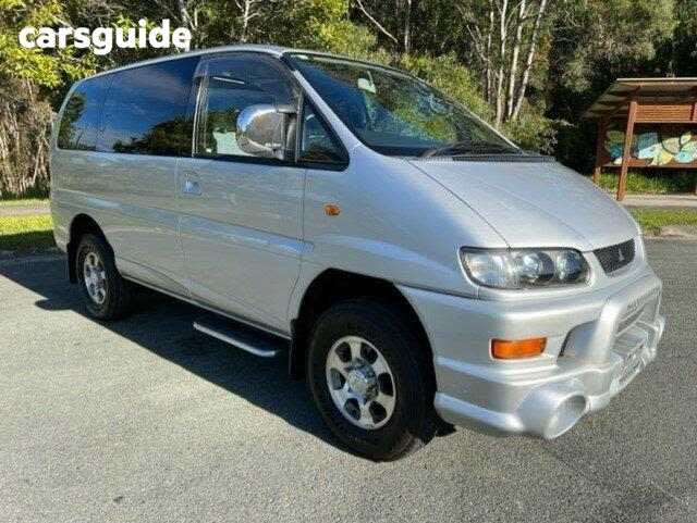 Silver 2003 Mitsubishi Delica SUV SPACEGEAR