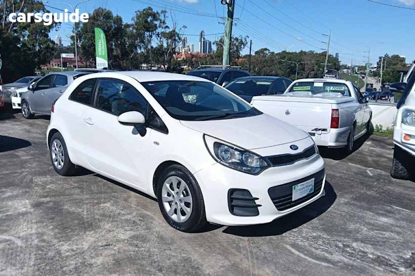 2015 Kia RIO Hatchback S