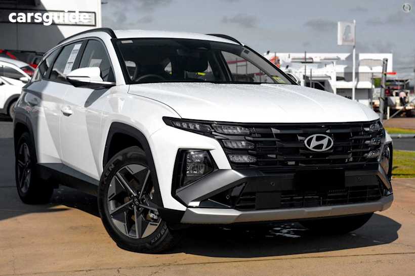 White 2025 Hyundai Tucson SUV F