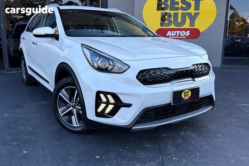 White 2021 Kia Niro SUV HYBRID SPORT F
