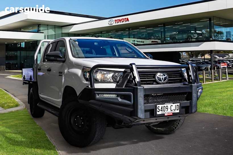 White 2020 Toyota Hilux Ute Tray SR 4X4
