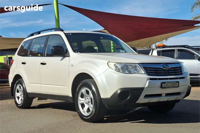 White 2010 Subaru Forester SUV X 4WD