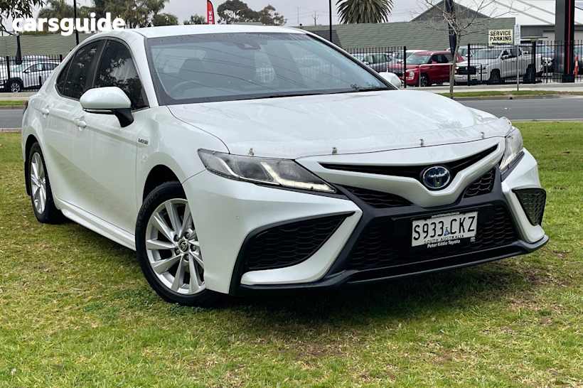 White 2021 Toyota Camry Sedan ASCENT SPORT F