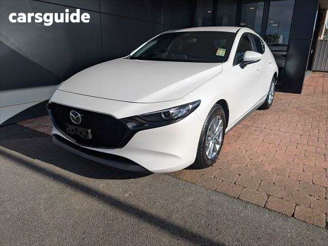 White 2025 Mazda Mazda3 Hatch G20 PURE F