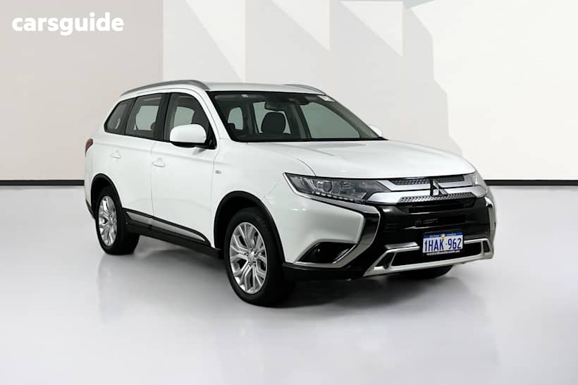 White 2020 Mitsubishi Outlander Wagon Es 7 Seat (Awd)