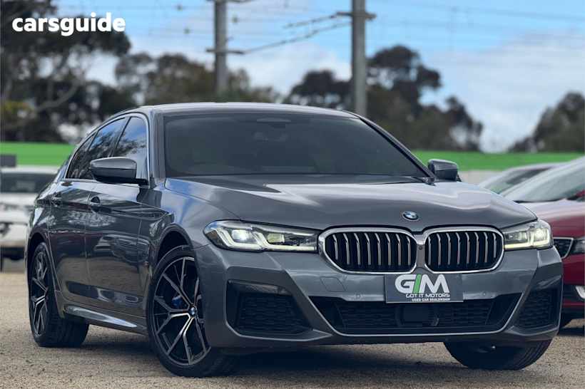 Grey 2022 BMW 5 Sedan 530D M SPORT R