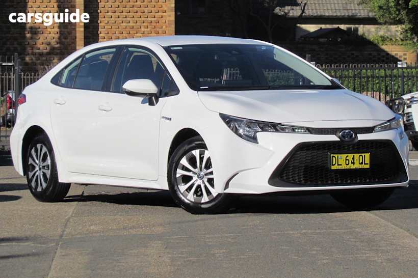 White 2020 Toyota Corolla Sedan ASCENT SPORT HYBRID F