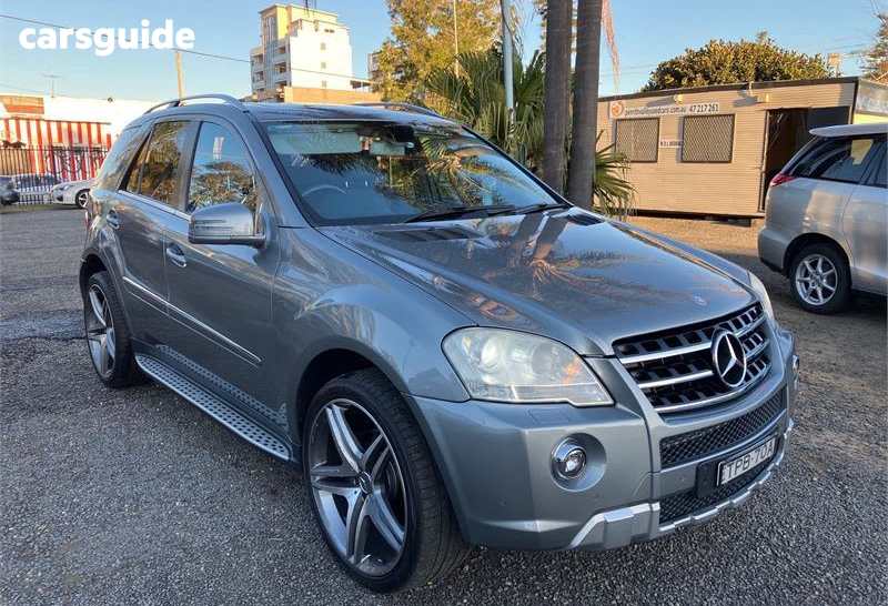 Grey 2010 Mercedes-Benz ML SUV ML350 CDI BLUEEFFICIENCY 4X4