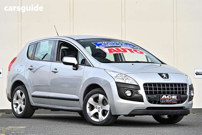 Grey 2010 Peugeot 3008 Hatch XSE F