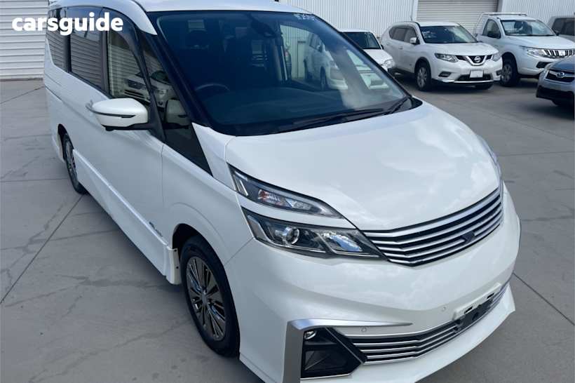 White 2016 Nissan Serena SUV HYBRID