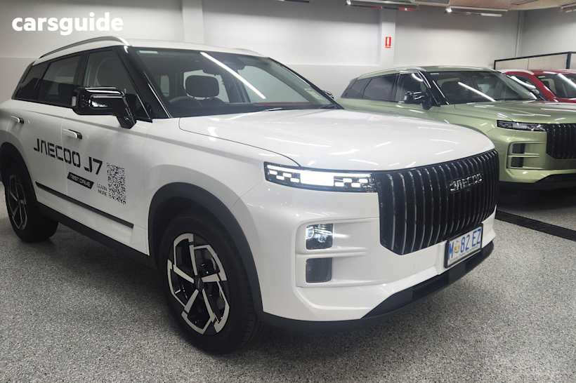 White 2025 Jaecoo J7 SUV CORE F