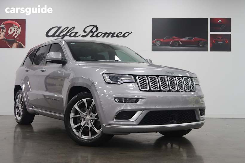 Silver 2019 Jeep Grand Cherokee SUV SUMMIT 4X4