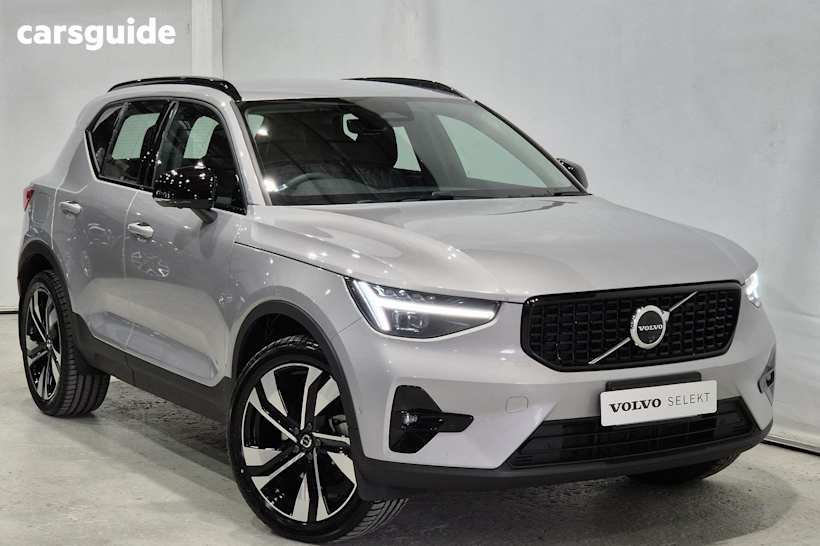 Silver 2024 Volvo XC40 SUV ULTIMATE B4 DARK 4WD
