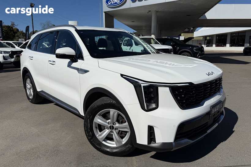 White 2023 Kia Sorento Wagon S 7 Seat
